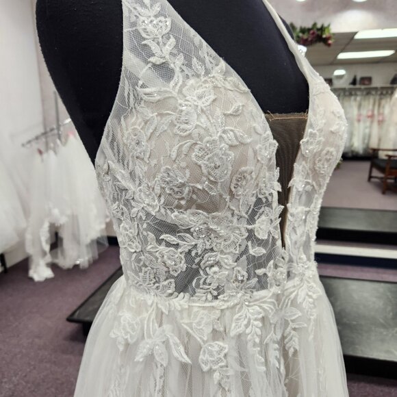 Private Label Shivani Size 8 Ivory/Stone Halter Neck Bridal Gown/Wedding Dress - Picture 4 of 9
